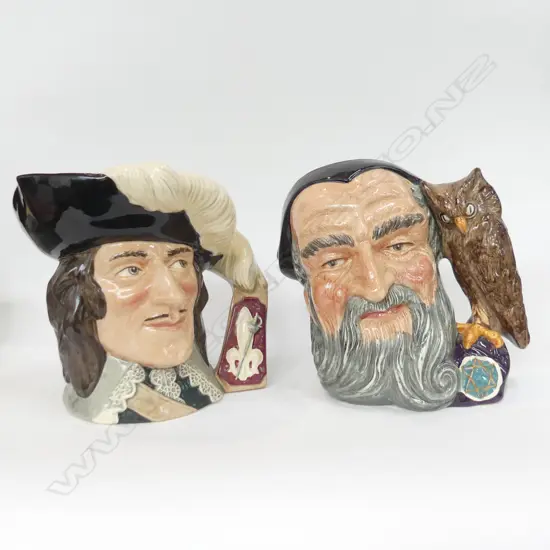 2 LG ROYAL DOULTON CHARACTER JUGS 'MERLIN' H. 210MM & D'ARTAGNAN H 190MM