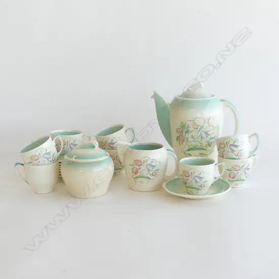 19 PCE SUSIE COOPER DRESDEN SPRAY COFFEE SET; COFFEE POT, 8 C/S, MILK & SUGAR