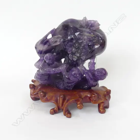 ORIENTAL PURPLE JADEITE SCULPTURAL FIGURES ON WOODEN STAND H. 170MM