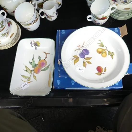 2 ROYAL WORCESTER EVESHAM DISHES; ROUND PIE PLATE 270mm dia & RECTANGULAR, AS NEW w. BOXES