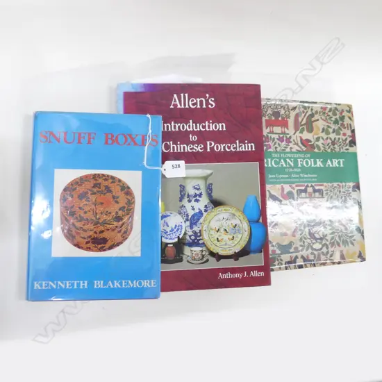 3ANTIQUE REFERENCE BOOKS 'AMERICAN FOLK ART' + SNUFF BOXES. & LATER CHINESE PORCELAIN'