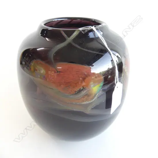 PETER RAOS ART GLASS VASE - SIGNED RAOS 1985  H. 200MM