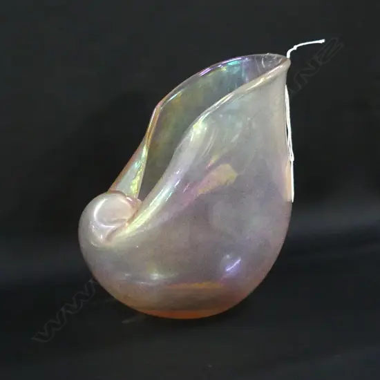 MURANO NAUTILUS ART GLASS VASE; PINK LUSTRE H.210mm