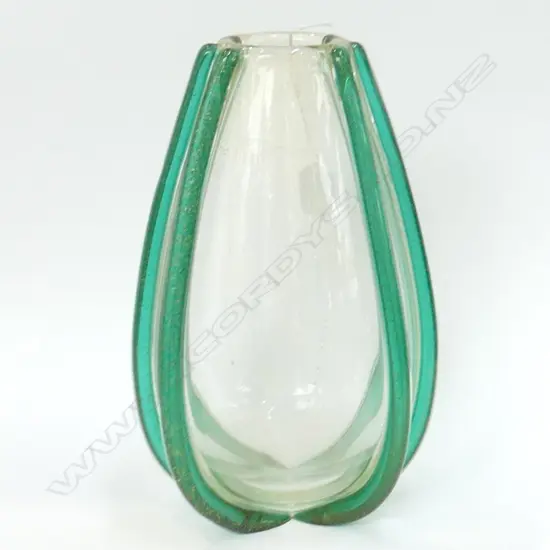 ART GLASS VASE w. 6 GREEN ARMS H.270mm