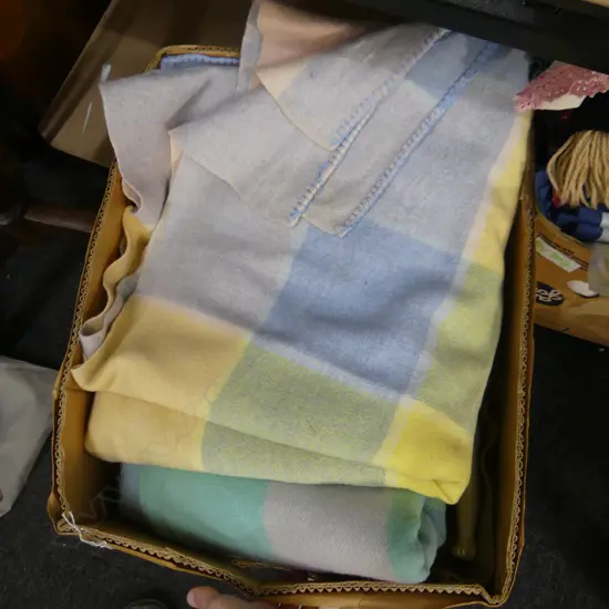 BOX ASST VINTAGE NZ WOOL BLANKETS