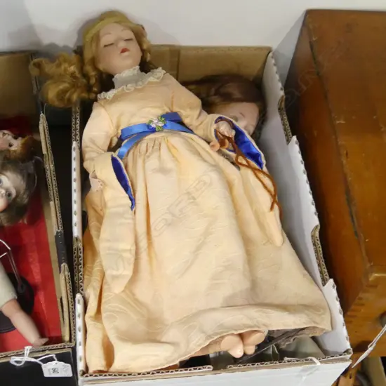 2 PORCELAIN DOLLS;INCL  1 GERMAN H. 400MM BOTH WITH STANDS