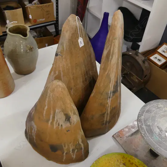 3 UNGLAZED STUDIO POTTERY TRIANGULAR SCULPTURES H.520mm