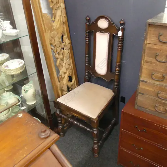 JACOBEAN STYLE CHAIR w. PINK VELVET UPHOLSTERY