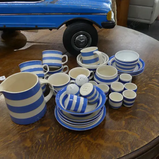 31 PCES CORNISHWARE - T. G. GREEN / CLOVERLEAF / CHEF WARE / NO LABEL PCES