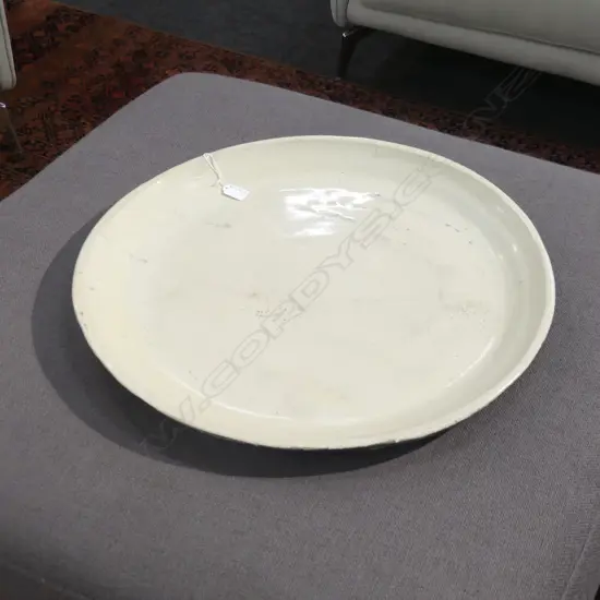 LGE STUDIO CERAMIC CHARGER w. WHITE CRACKLE GLAZE 600mm dia