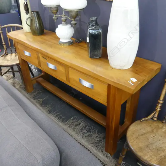 CONTEMPORARY WOODEN SIDE BOARD 1800x400x850mm