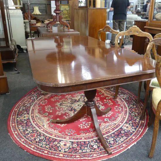 1960's/70's LGE MAHOGANY EXTENSION DINING TABLE 1900 X 1000mm Requires attention...
