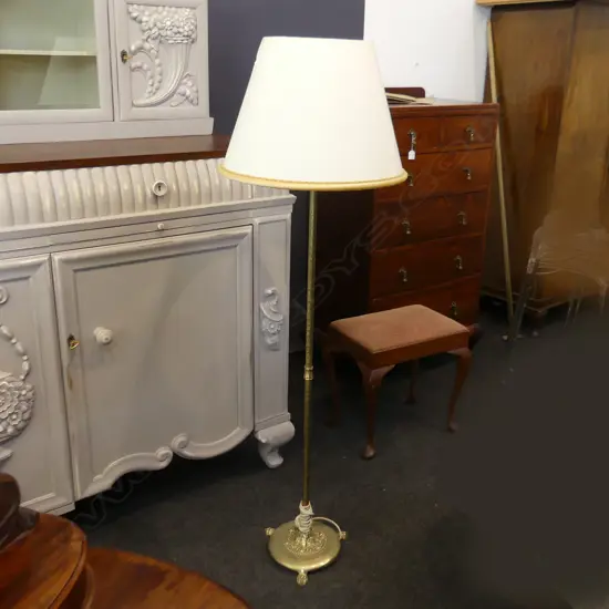 BRASS FLOOR LAMP 