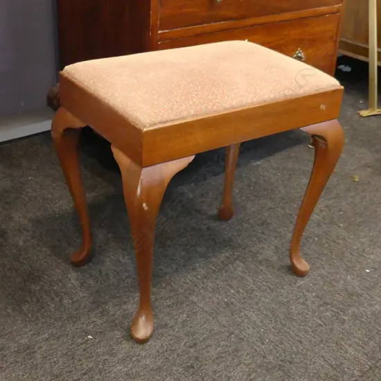 QUEEN ANNE STYLE PIANO STOOL