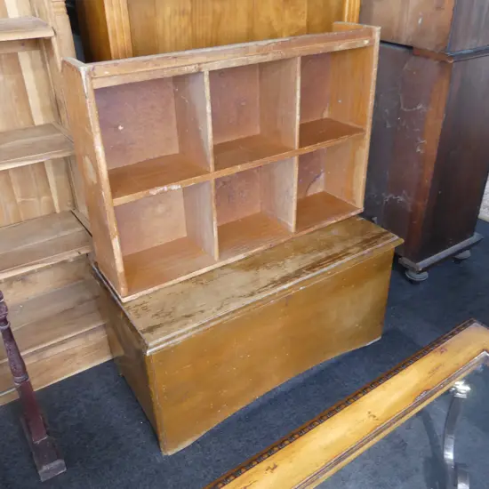 2 PINE ITEMS.BLANKET BOX H.450mm L. 930mm & 6 PARTITION SHELF UNIT .H.620mm L. 910mm 