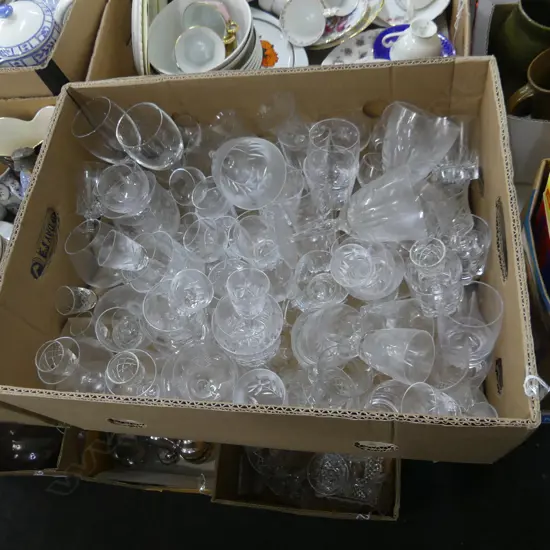 LARGE BOX MIXED GLASSES