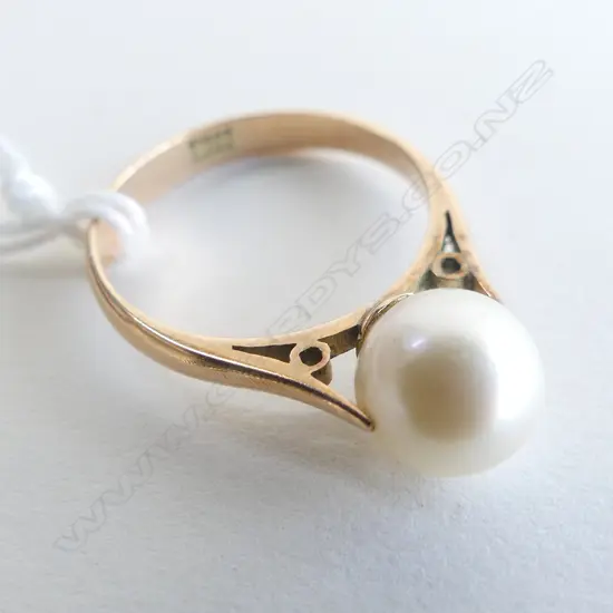 14CT GOLD SOLITARE PEARL RING  20982