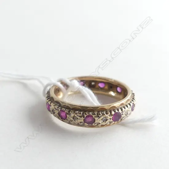 9CT GOLD RUBY & DIAMOND BAND RING 