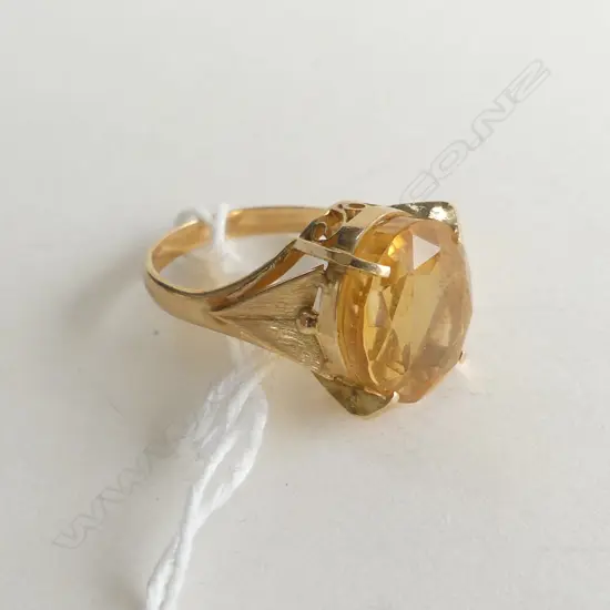 18 CT YELLOW CITRINE RING 5.3 GRAMS
