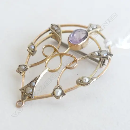 (20385) EDW 9CT PEARL & AMETHYST PENDANT 1 pearl missing