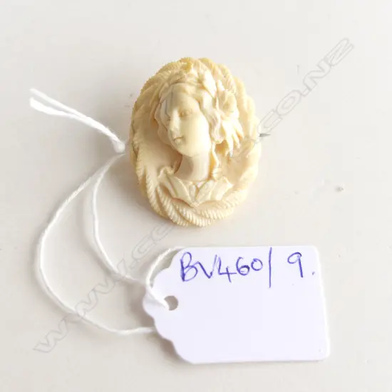IVORY CAMEO BROOCH 40x30mm