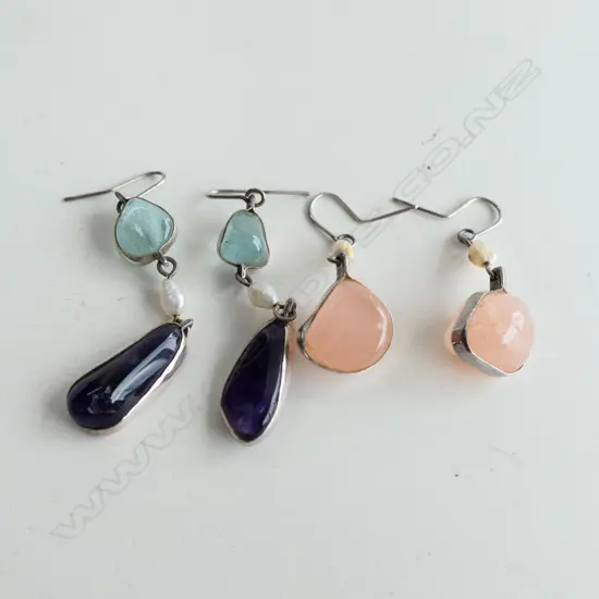 2 PR STG SILVER & GEM STONE DROP EARRINGS; AMETHYST / ROSE QUARTZ ETC