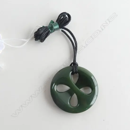 NZ POUNAMU (GREENSTONE) ROUND TWISTED DISC PENDANT (DIA40MM) ON BLACK WAXED ADJUSTABLE CORD