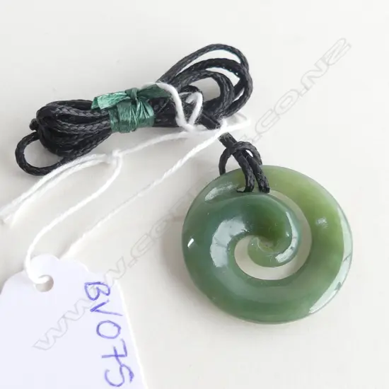 NZ POUNAMU (GREENSTONE) KORU PENDANT (DIA30MM) ON BLACK WAXED ADJUSTABLE CORD