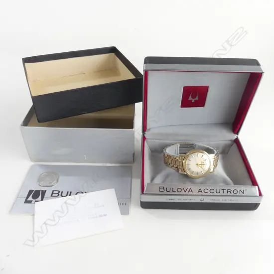 CASED & BOXED ACCUTRON MENS WRIST WATCH  005 