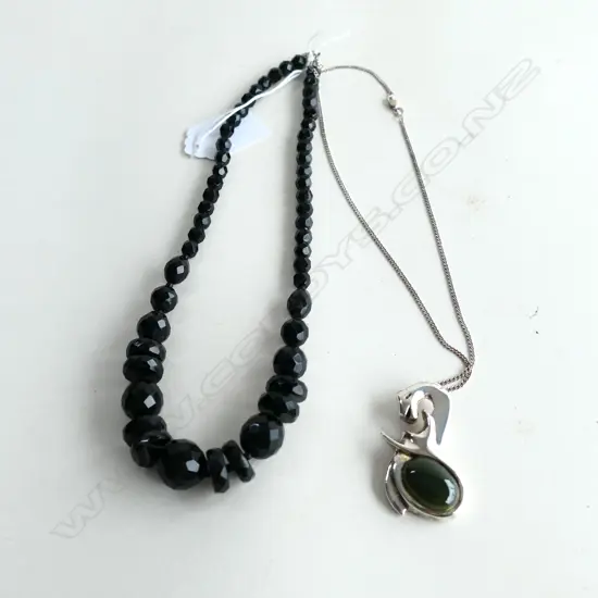 BLACK FACET STONE BEAD NECKLACE & STG SILVER & JADE DRAGON PENDANT & CHAIN 
