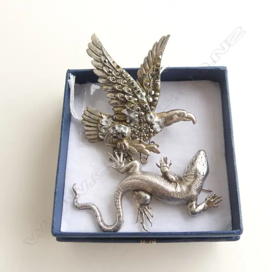 SILVER & MARCASITE EAGLE BROOCH AND A LIZARD BROOCH (neither marked)