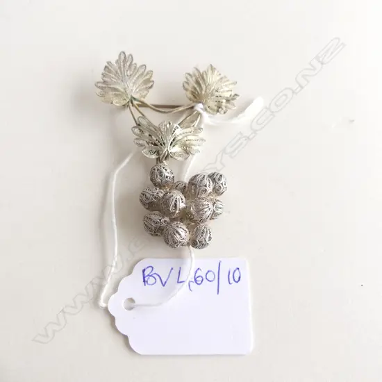 FILIGREE SILVER BROOCH; GRAPES & 3 LEAVES H.65mm