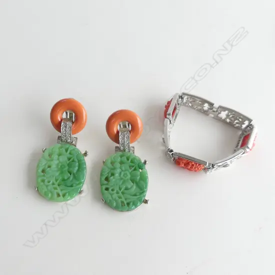 2 PCES DECO STYLE COSTUME JEWELLERY; KENNETH LANE JADE LOOK CLIP EARRINGS + DIAMANTE & FAUX RED CORAL BRACELET