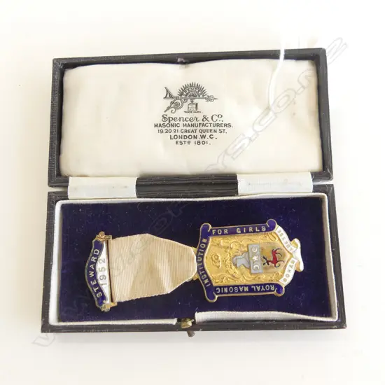 ROYAL MASONIC INSTITUTION FOR GIRLS, 1952 STEWARD MEDAL, IN LONDON CASE (L120MM CASE)
