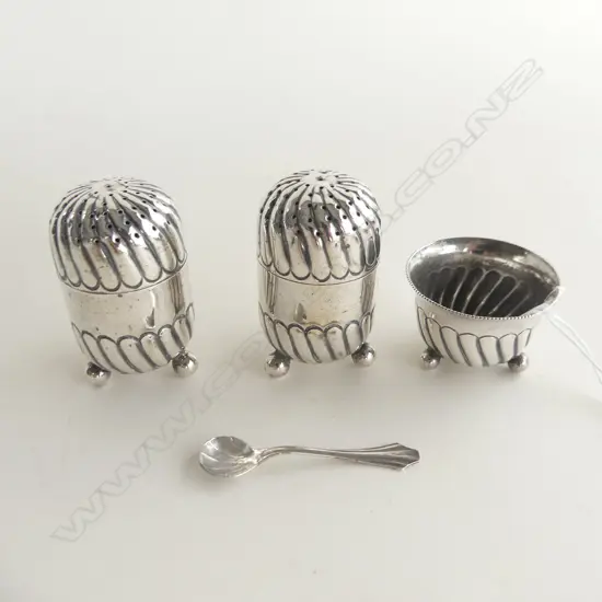 3 PC STG SILVER SET; MUSTARD POT & SPOON, S&P SHAKERS (H. 50MM) LOND.1885 & 1782  53GMS