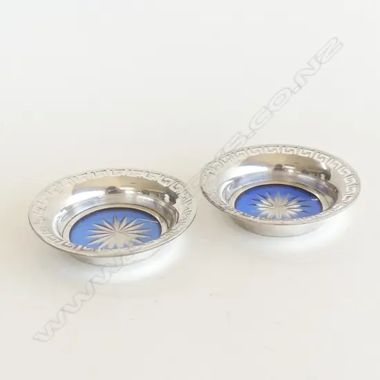 PR CHINESE STG SILVER DISHES WITH BLUE CUT CRYSTAL INSERTS, CHINESE HALLMARKS, DIA 70MM