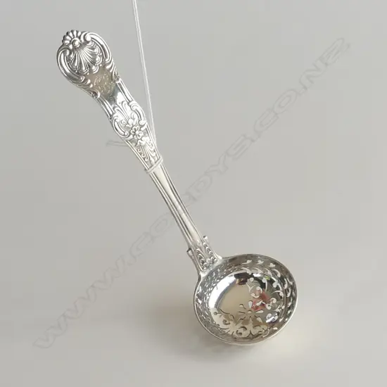 LONDON 1932 SILVER SIFTING SPOON KING'S PATTERN 67gms