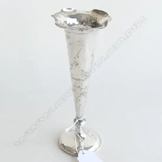 CHINESE HALLMARKED SILVER SPEICIMAN VASE BIRDS & FOLIAGE DECORATION 70GRAMS H180MM