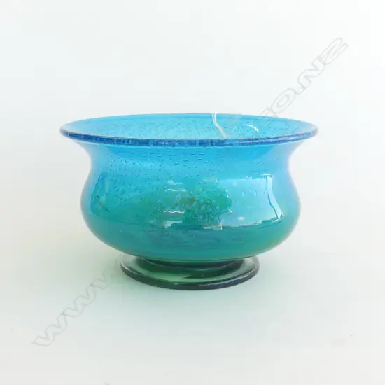 1960'S SWEDISH BLUE/GREEN ART GLASS BOWL BY EKANAS SWEDEN, ARTIST SIGNED J.O. LAKE L1488 DIA 165MM