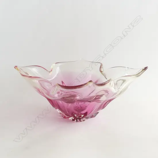 1960'S/'70'S JAPANESE GLASS RED & CLEAR FRILLED ART GLASS BOWL Dia.320mm