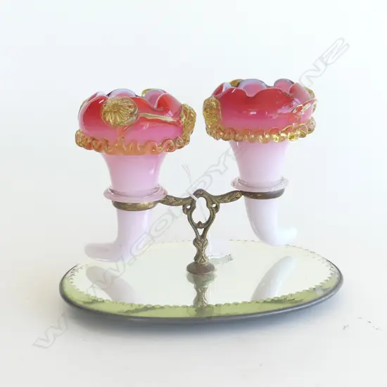 VICTORIAN VASELINE FRILL & CRANBERRY GLASS EPERGNE ON BEVELLED MIRROR BASE L 210MM