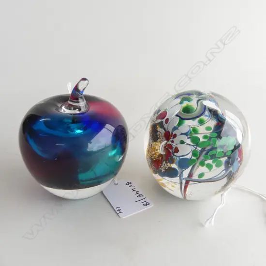 P RAOS PAPER WIEGHT & SIGNED PAPER WIEGHT