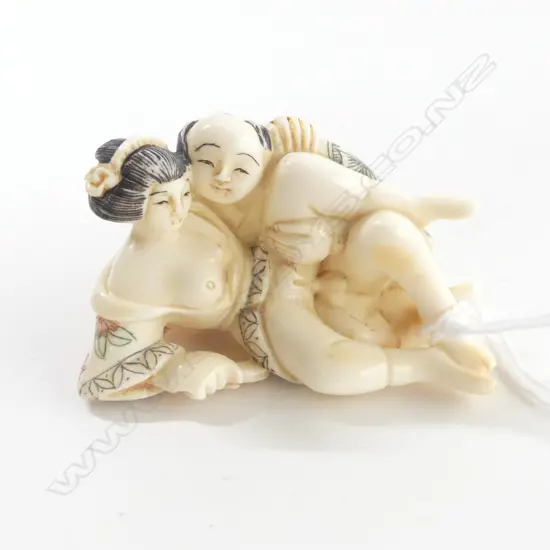 JAPANESE EROTIC IVORY NETSUKE SIGNED WN28