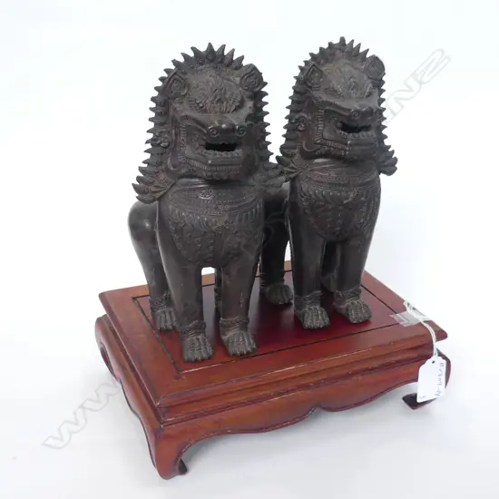 PR VINTAGE BRONZE TEMPLE DOGS ON PLINTH  H. 200MM