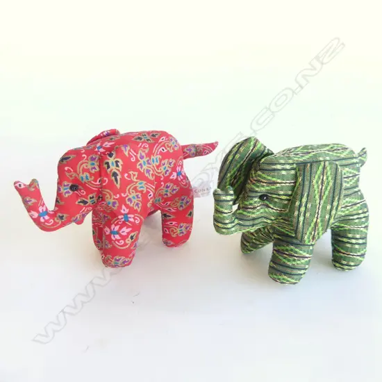 PR SILK CONRAD HOTEL, BANGKOK ELEPHANTS L 170 H. 100MM