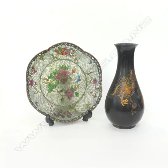 LACQUER VASE w. DRAGON H.200mm + TRANSPARENT CLOISONNE PLATE 205mm dia