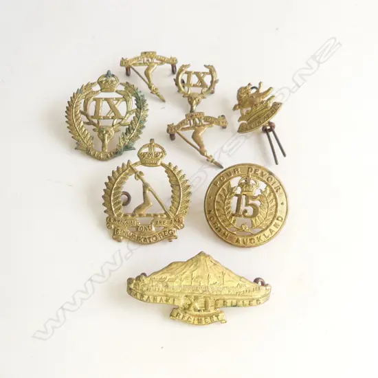 BAG OF 8 WW1 HAT BADGES