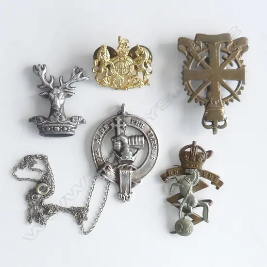 BAG OF 5 MILITRY HAT BADGES