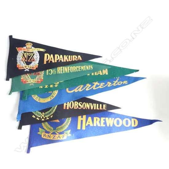 6 WW2 VINTAGE SERVICE & REDGIMENTAL FELT PENNANTS LENGHT B520MM LONGEST