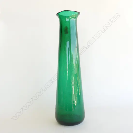 MIDCENTURY TALL GREEN K-4022 "GRØNLAND" VASE BY ARNE JON JUTREM FOR HADELAND H.510mm